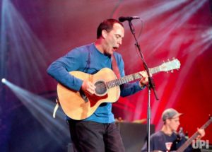 DMB performing at Ralph Wilson Stadium in 2000. Dave playing a Taylor 714