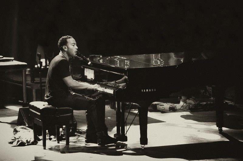 John Legend Playing an Easy Piano Song