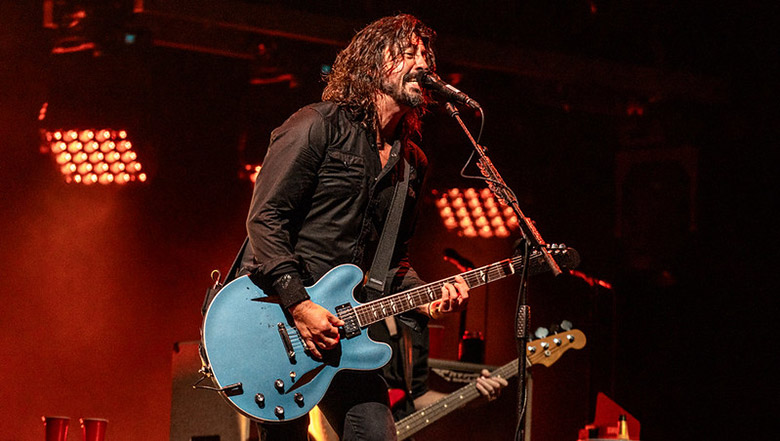 Dave Grohl Playing Guitar