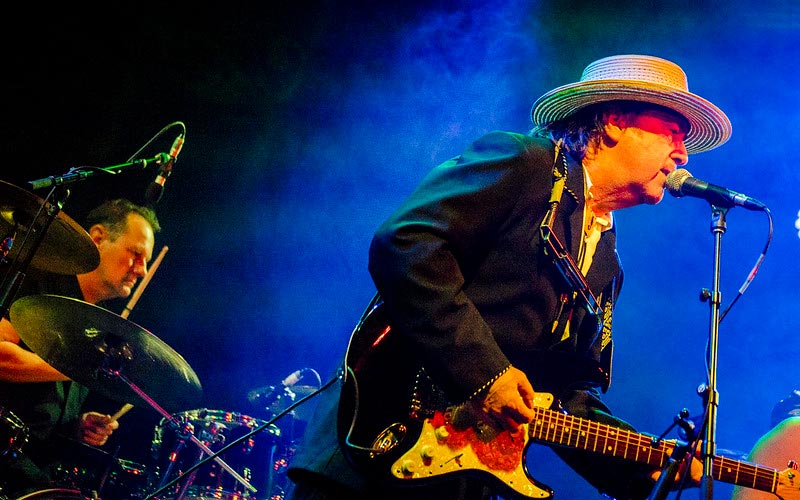 Bob Dylan Playing Guitar