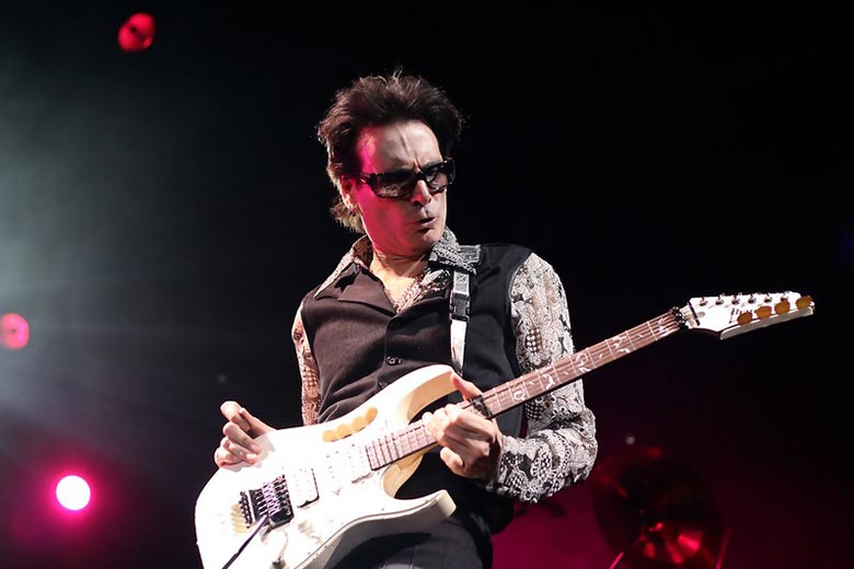 Steve Vai Playing One of the Hardest Guitar Solos