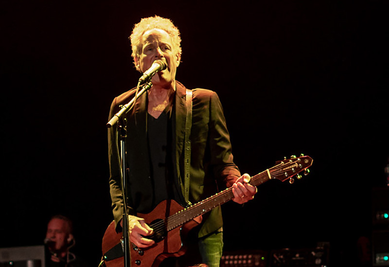 Lindsey Buckingham Playing Guitar