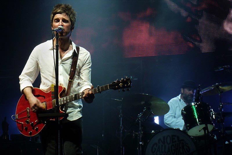 Noel Gallagher Playing Guitar