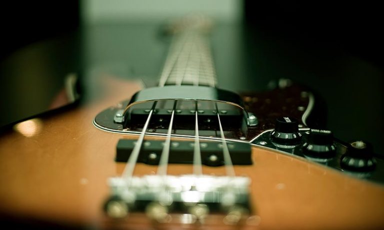 4 string vs 5 string vs 6 string bass guitar