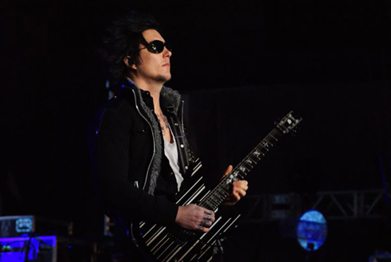 Synyster Gates Playing Guitar