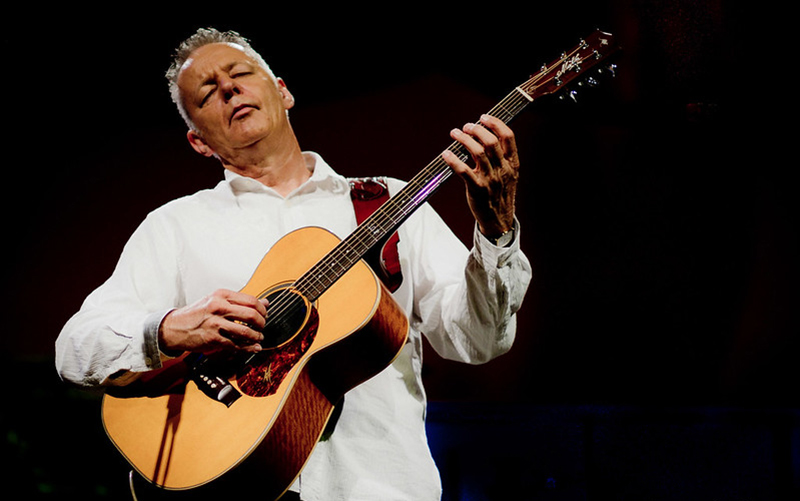 Tommy Emmanuel Playing Guitar
