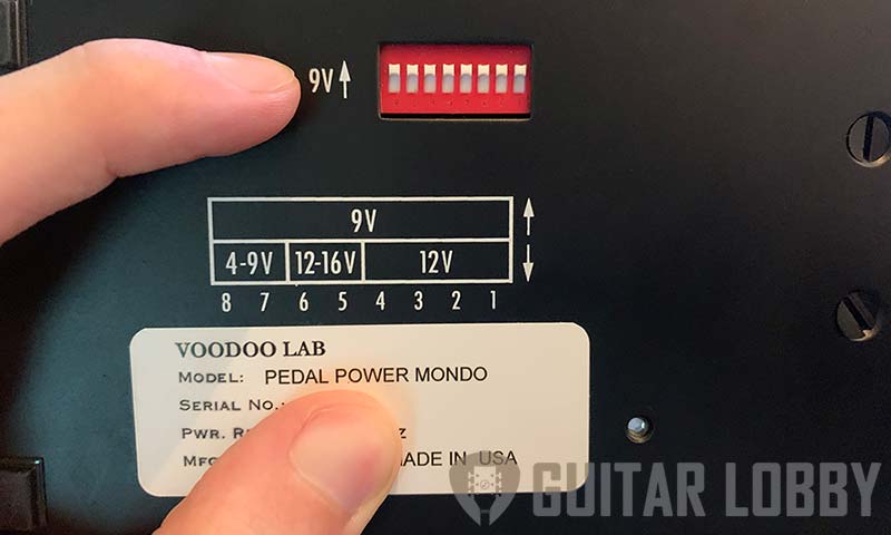 Close up view of the Mondo output voltage switch